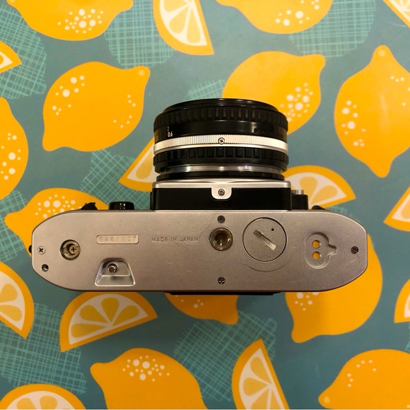 Nikon FG - Picture 7 of 11